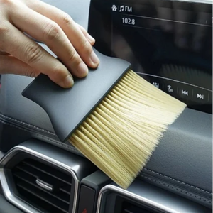 Brosse de nettoyage automobile pour le dépoussiérage des grilles de ventilation avec embout souple - Product Image 1
