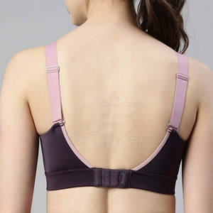 Soutien-gorge de sport confortable et léger, fabriqué avec un tissu respirant qui vous garde au sec et frais pendant l'entraînement - Product Image 4