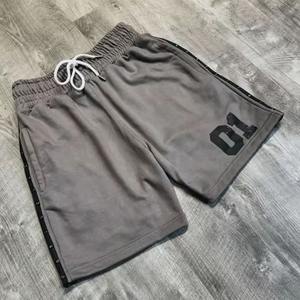 Short en molleton surdimensionné à sangle latérale personnalisé Impression personnalisée Vintage Acid Wash Sun Faded Rhinestone Sweat Shorts Men - Product Image 2