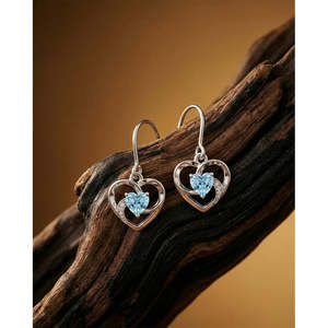 Boucles d'oreilles pendantes chic en forme de cœur argentées par Olesya - Product Image 2