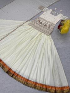 Vêtements indiens pakistanais soyeux de créateur pour femmes, haut de travail avec séquences de broderie et costumes Sharara Gharara pour les occasions de fête - Product Image 5