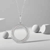 Collier personnalisé en argent sterling Collier pendentif circulaire incrusté de zircons simple et élégant pour les couples, collier personnalisé