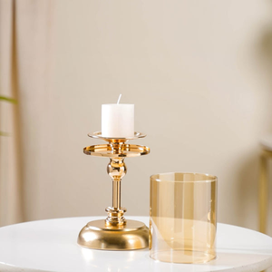 Bougeoir de Noël festif de lanterne de candélabre en laiton classique pour les tables de vacances et les espaces de vie bougeoir décoratif - Product Image 6