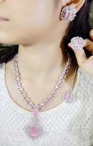 Nouvel arrivage de collier élégant en diamant américain serti de boucles d'oreilles assorties pour les femmes bijoux de fête de mariage pour les femmes - Product Image 2