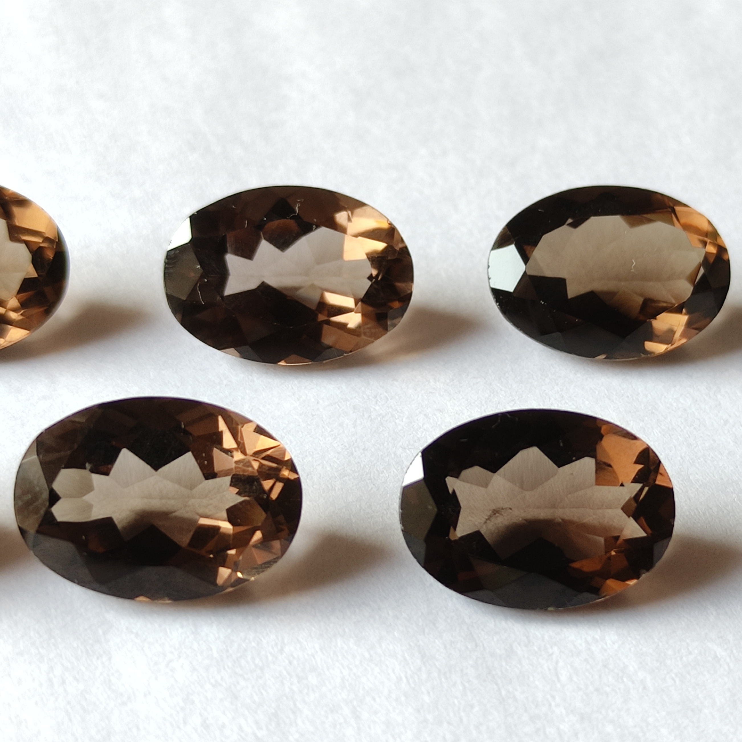 Quartz fumé marron de qualité supérieure forme ovale toutes tailles coupe brillante 3x5mm - 15x20mm pierres précieuses pour la fabrication de bijoux