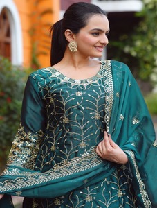 ชุดสูทปักลายโบฮีเมียนยาวคลุมเข่าสำหรับฤดูร้อน - Product Image 5