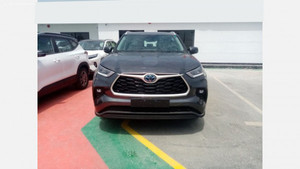 Toyota Highlander 2023 de segunda mano - Asientos de cuero, volante a la izquierda, techo panorámico, 7 plazas, asientos eléctricos, cámara trasera 360 - Product Image 2