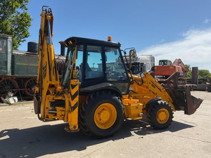 Chargeuse-pelleteuse JCB 3CX d'occasion, chargeuse sur pneus diesel, excavatrice pour la construction, le défrichement des terres agricoles - Product Image 4