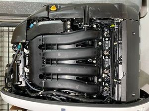 Motor Fuera de Borda Industrial OEM Yamaha de 4 Tiempos, Usado, 2013, F350, 350hp, Eje de 30 Pulgadas, con 3 Años de Garantía - Product Image 4