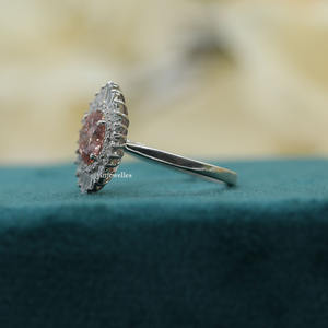 Bague de fiançailles luxueuse en or massif 14 carats avec double halo en diamant de laboratoire de taille ronde rose pour femme, certifiée IGI - Product Image 3