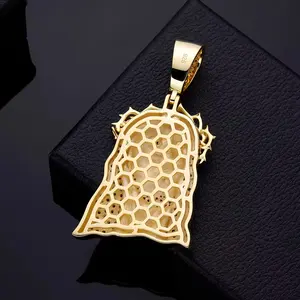 Colgante de Jesús Mini Cristianizado de Hip Hop Premium, Chapado en Oro de 18k, Completamente Adornado con Circonitas, al por Mayor y a Precio Económico - Product Image 5