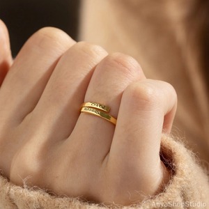 แหวนทองคำสไตล์วินเทจแบบเลขโรมัน แหวนวงแหวนแยกส่วน พร้อมสลักอักษรย่อและชื่อ วันที่ สำหรับคู่รัก - Product Image 2