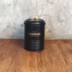 Boîte à biscuits fonctionnelle en métal avec finition antique pour organiser et compléter les conceptions de cuisine vintage - Product Image 1