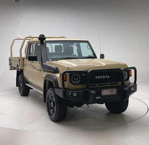 (W&T) Camioneta Toyota Land Cruiser 4x4 2.8L Turbo Diésel 2025 Usada con Techo Metálico y Portaequipajes, Volante a la Derecha - Product Image 3