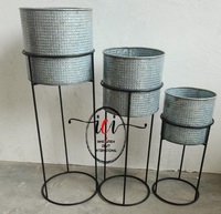 Pot Tanaman Dinding Desain Art Deco Tempa Besi yang Dapat Disesuaikan, Laris Manis, dengan Dudukan, Finishing Unik untuk Vas Dinding Dekoratif Pernikahan