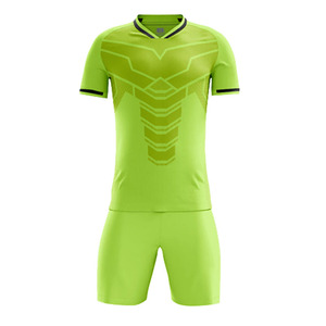 บริการผลิตชุดฟุตบอลแบบขายส่ง OEM เสื้อเจอร์ซีย์และกางเกงขาสั้นน้ำหนักเบา แห้งเร็ว รับผลิตตามแบบ พร้อมบริการติดแบรนด์และชื่อทีมสำหรับชุดทีม - Product Image 5