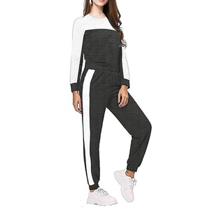 Survêtement 2 pièces pour femme, tenue de sport, bon marché, avec impression de Logo personnalisé, tendance, vente en gros - Product Image 1