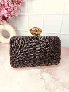 Pochette de broderie Patola en soie faite à la main pour les femmes cadeaux de mariage embrayages de soirée à un prix abordable par LUXURY CRAFTS - Product Image 3