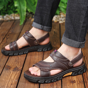 รองเท้าแตะหนังพื้นนิ่มแบบสวม ปิดนิ้วเท้า กันลื่น พื้นรองเท้า EVA ระบายอากาศได้ดี เหมาะสำหรับใส่กลางแจ้งในฤดูร้อนสำหรับผู้ชาย - Product Image 3