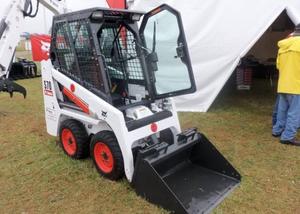 ราคาเครื่องตักล้อยางแบบสกิดสเตียร์ประสิทธิภาพสูง - Product Image 6