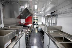 Nuevo camión de comida en funcionamiento a la venta, completamente abastecido con todos los equipos - Product Image 4