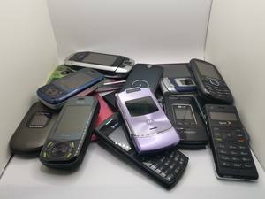 Cartes de circuits imprimés de téléphones portables pour la récupération de l'or, de l'argent, du cuivre et du palladium - Product Image 3