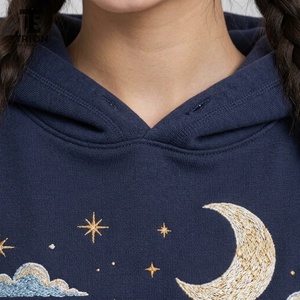 Sweat à capuche tendance pour femme avec broderie, en tissu polaire doux, broderie magnifique, confort chaud et coupe décontractée pour un style décontracté. - Product Image 6