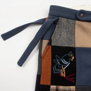 Pantalones Vaqueros de Mezclilla con Parches de Cuero Negro Estilo Hip Hop, Lavado Vintage, Rotos, Ajustados, con Parches, para Hombre, Venta al por Mayor y Dropshipping - Product Image 2