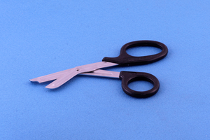 Tijeras para Vendas LISTER con Mango de Plástico, Tijeras para Vendas de Acero Inoxidable Más Vendidas y Universales - Product Image 3