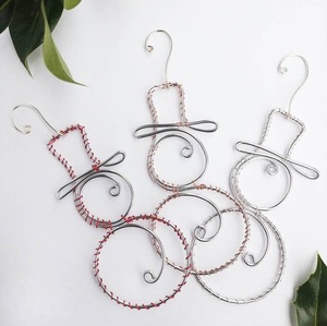 Adorno Navideño Moderno de Hierro Forjado Hecho a Mano de Color Negro con Diseño Personalizado para Decoración Navideña del Hogar - Product Image 2