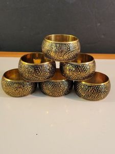 Rond de serviette en métal élégant fabriqué à la main avec brillance polie, parfait pour le dîner en famille et la décoration intérieure moderne - Product Image 5