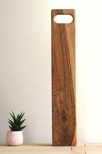 Precio al por mayor Tabla de cortar de madera de mango Premium con agujero Elegante bandeja de madera para cocina y servicio a la venta - Product Image 4