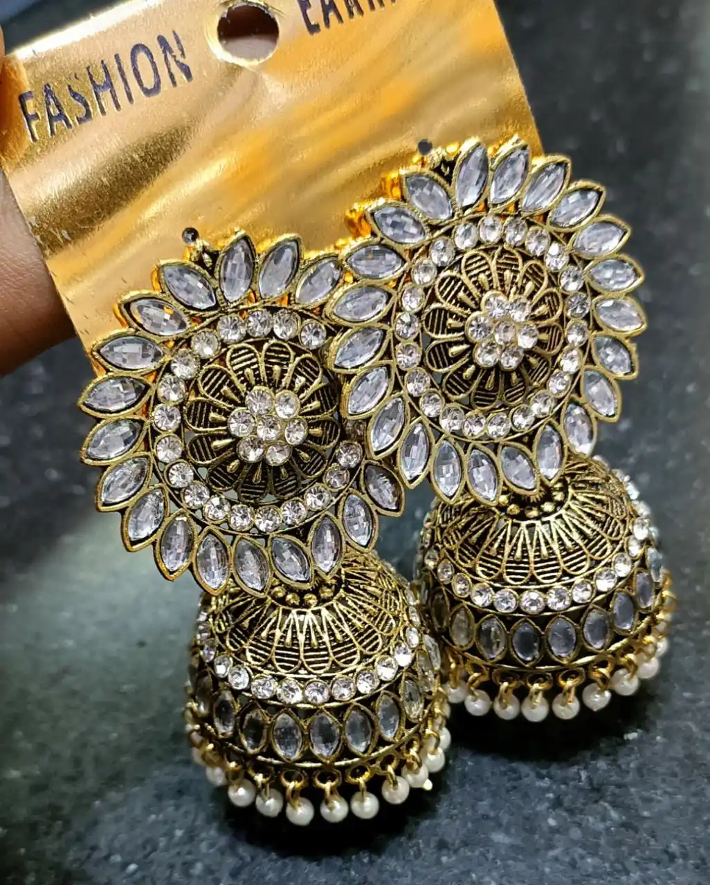 Joias indianas da fabricação do indiano, joias tradicionais do tom de ouro, imitação de brincos a preço descontado