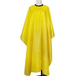 Cape de coiffure en polyester avec logo personnalisé, imperméable, pour salon de coiffure - Product Image 4