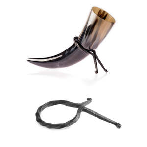 Corne à boire en véritable corne de buffle fabriquée à la main par des artisans indiens avec un support en fer, au design moderne et durable, en corne naturelle. - Product Image 4
