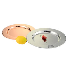 นักออกแบบโลหะสีทองตกแต่งใต้จานสําหรับบ้านและโรงแรมเสิร์ฟอาหารค่ําจานและจานทําด้วยมือ - Product Image 2