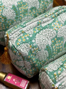 Funda Grande Acolchada de Algodón Estampado a Mano Vintage Indio Verde, Ecológica, Resistente al Agua y Duradera con Cierre de Cremallera - Product Image 2