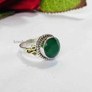 แหวนเงินแท้925สไตล์คลาสสิกสำหรับสตรีแหวนพลอยนิลสีเขียวธรรมชาติสำหรับงานแต่งงาน - Product Image 3
