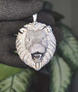 VVS1 Moissanite Lion colgante, Majestic Lion Head Sterling Silver Pendant - Full Moissanite Dazzling Hip Hop Jewelry - Product Image 1