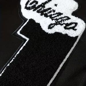 ผู้ผลิตมืออาชีพ เสื้อแจ็คเก็ตวาร์ซิตี้ผู้ชาย แขนหนัง ขนสัตว์ ปักลายเชนิลล์ คอตั้ง กันลม ระบายอากาศได้ดี สำหรับฤดูหนาว - Product Image 4