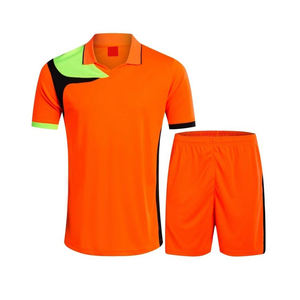 Ensemble d'uniformes de football personnalisé pour hommes Maillot de football respirant à manches longues Sublimation bon marché Vêtements de football - Product Image 4