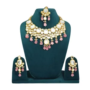 ชุดเครื่องประดับเจ้าสาวสีชมพูอ่อนแบบ Kundan Meenakari ชุบทองหรูหรา สร้อยคอรูปทรงใหญ่และเล็กสำหรับงานแต่งงาน - Product Image 1