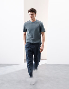 T-shirt quotidien ajusté pour homme, motif lettres, tissu tricoté, services d'impression de logo pour les fournisseurs mondiaux de marques de vêtements - Product Image 4