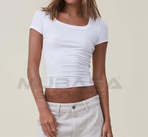 T-shirt d'été en coton personnalisé pour femmes, manches courtes, col en O, bouton en toile unie, conception chaude, haut à motif côtelé 3D - Product Image 4