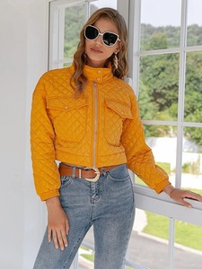 2025 Trending Women's Satin Puffer Jacket Moda elegante Venta al por mayor Invierno Transpirable Bubble Jacket con Stand Collar - Product Image 4