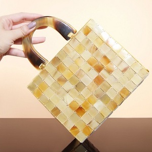 Bolso de mano Vintage hecho a mano AnimalHorn Ladies es un accesorio único y exquisito diseñado para mejorar su estilo por f s i - Product Image 4