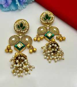 Pendientes tradicionales indios para mujer Pendientes de diseño último y único Ideal para bodas, festivales Par con traje o Sari - Product Image 2