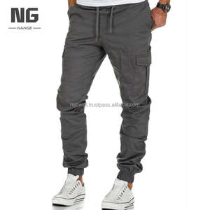 Pantalones Cargo Elegantes para Hombre con Bolsillos Prácticos y Ajuste Cómodo - Product Image 4