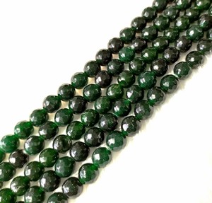Cuentas de Jade Verde Natural de Grado AAA Premium, Facetadas, de 14 Pulgadas de Largo, de Maharashtra, India, que Favorecen la Emocionalidad - Product Image 1
