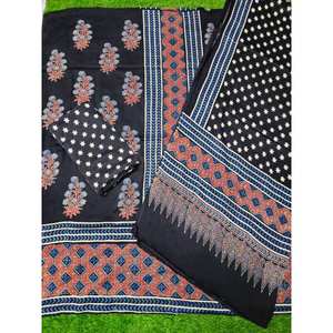 Tissu de robe pour femmes en soie modal imprimé à la main Ajrakh, coupe A, formel, printemps, anti-rides, respirant, nouveau design - Product Image 2